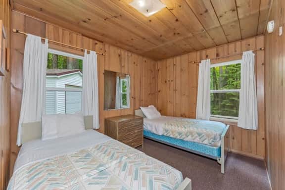 Thunderbay Cabin 8